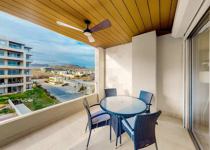 Stunning 3 Bedroom - Pool - Awesome Amenities