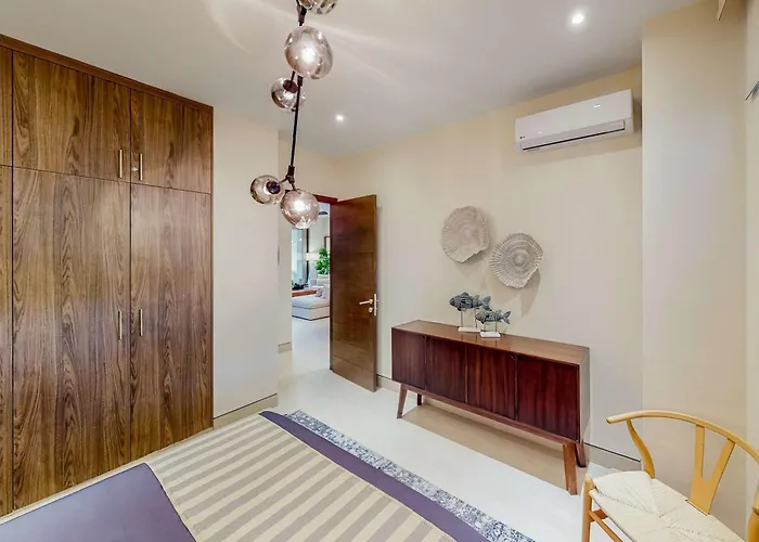 Stunning 3 Bedroom - Pool - Awesome Amenities