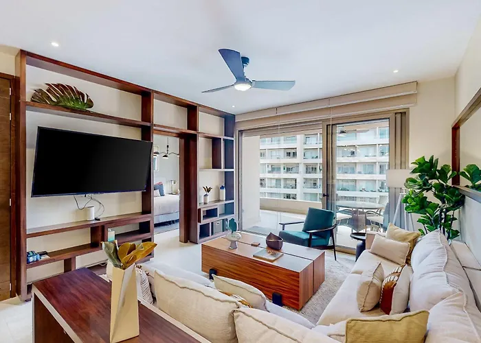 Stunning 3 Bedroom - Pool - Awesome Amenities