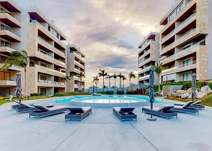 Stunning 3 Bedroom - Pool - Awesome Amenities